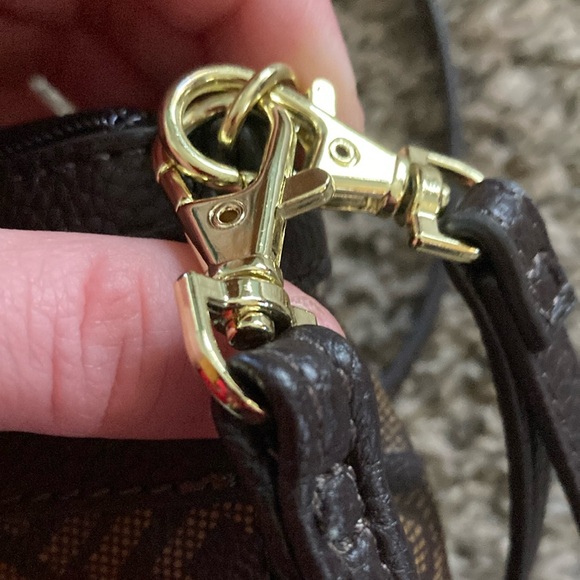 Liz Claiborne Elly Crossbody - Picture 14 of 16